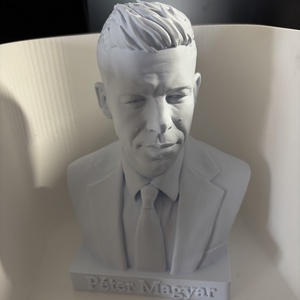 Magyar Péter Mellszobor - Prémium 3D Nyomtatott Dekoráció - Egyedi Ajándék - otthon & életmód - dekoráció - asztal és polc dekoráció - könyvszobor - Meska.hu
