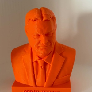 Orbán Viktor 3D nyomtatott szobor � Egyedi kézműves dísztárgy és ajándék - otthon & életmód - dekoráció - asztal és polc dekoráció - könyvszobor - Meska.hu