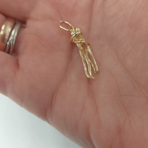 Arany ölelés medál - Meska.hu