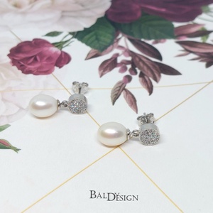 Ezüst csepp fülbevaló gyönggyel - ékszer - fülbevaló - lógó csepp fülbevaló - Meska.hu