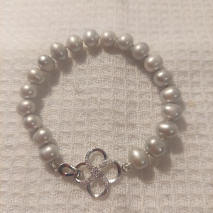Szürke gyöngy karkötő - Meska.hu