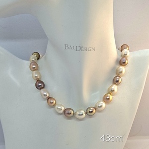 Háromszínű tenyésztett gyöngysor - ékszer - nyaklánc - gyöngyös nyaklánc - Meska.hu