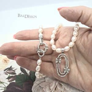 Gyöngy nyaklánc ezüst virágos medállal - ékszer - nyaklánc - medálos nyaklánc - Meska.hu