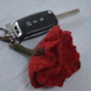 Nemezvirágos kulcsjelző - ékszer - nyaklánc - hosszú nyaklánc - Meska.hu