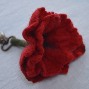 Nemezvirágos kulcsjelző - ékszer - nyaklánc - hosszú nyaklánc - Meska.hu