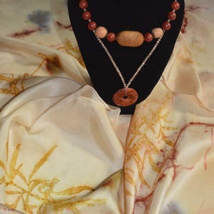 Selyemgubós nemezékszer ecoprint selyemstólával - ékszer - nyaklánc - bogyós nyaklánc - Meska.hu