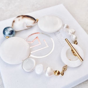 Krisztina Lango gyöngyház, tenyésztett gyöngy karkötő - ékszer - karkötő - ásványkarkötő - Meska.hu