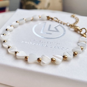 Krisztina Lango szív alakú gyöngyház karkötő, Ékszer, Karkötő, Ásványkarkötő, Ékszerkészítés, MESKA