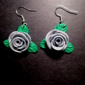 Egyedi rózsás lógó fülbevaló, süthető gyurmából - ékszer - fülbevaló - lógó fülbevaló - Meska.hu