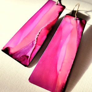 Pink-lila flow fülbevaló - Meska.hu
