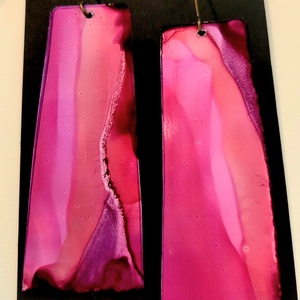 Pink-lila flow fülbevaló - ékszer - fülbevaló - lógó fülbevaló - Meska.hu