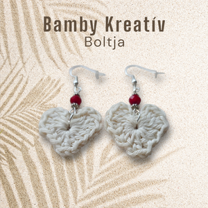 Horgolt szív fülbevaló gyönggyel - ékszer - fülbevaló - lógó fülbevaló - Meska.hu