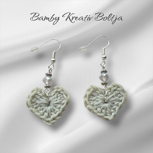 Horgolt szív fülbevaló gyönggyel, Ékszer, Fülbevaló, Lógó fülbevaló, Horgolás, MESKA