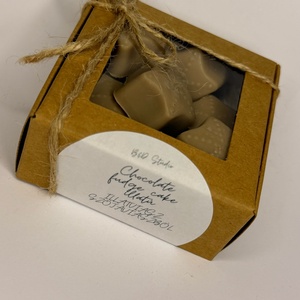 Chocolate fudge cake illatviasz - INGYENES FOXPOST ÉS SAMEDAY SZÁLLÍTÁS*, Otthon & Életmód, Gyertya, illat, aroma, Illatviasz, Gyertya-, mécseskészítés, MESKA