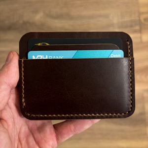 Monogramos férfi kártyatartó marhabőrből választhatószínben - táska & tok - pénztárca & más tok - kártyatartó & irattartó - Meska.hu