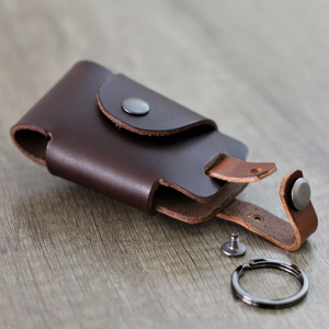 Bőr kocsikulcs tartó � egyedi méretben, gravírozással - Meska.hu