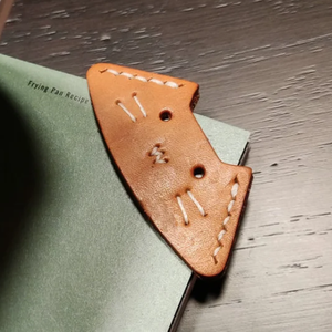 Cicás bőr könyvjelző, Könyv & Zene, Könyvjelző, Bőrművesség, Varrás, MESKA