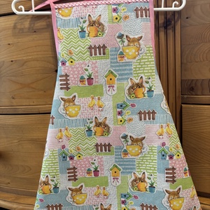 Húsvéti kislány kötény - otthon & életmód - konyhafelszerelés, tálalás - konyhai textil - kötény - Meska.hu