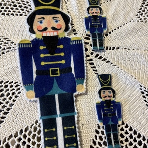 Diótörő könyvjelző - Meska.hu