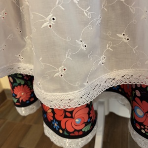 Madeira csipkés, néptáncos kötény, folklór, népviselet - otthon & életmód - konyhafelszerelés, tálalás - konyhai textil - kötény - Meska.hu