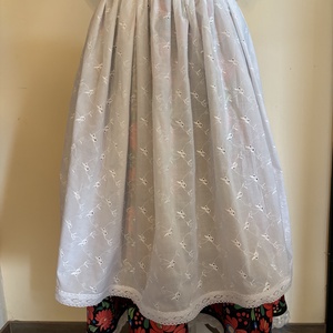 Madeira csipkés, néptáncos kötény, folklór, népviselet - otthon & életmód - konyhafelszerelés, tálalás - konyhai textil - kötény - Meska.hu