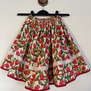 Piros tulipán mintás néptáncos, folklór szoknya, Ruha & Divat, Női ruha, Szoknya, Varrás, MESKA