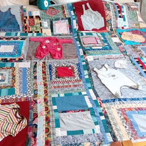 Emlék patchwork takaró - baba - mama - babaágyneműk - babatakaró, gyerek pléd - Meska.hu