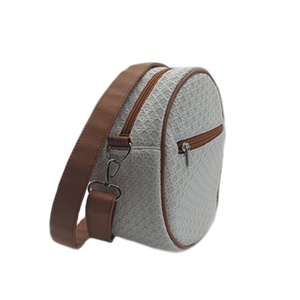 Körtáska - táska & tok - kézitáska & válltáska - vállon átvethető táska - Meska.hu