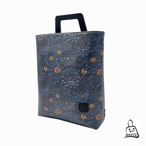 Virágmintás fekete női hátitáska mindennapi használatra � A4-es, jól pakolható, egyedi darab  - Meska.hu