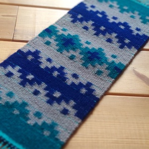 'VÍZÖNTŐ' kézzel szőtt kicsi kilim gyapjú szőnyeg / terítő / futó / dísz - Meska.hu