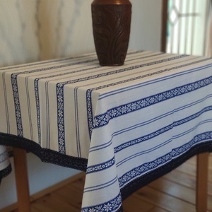 Népi mintás ünnepi terítő pamutcsipke szegéllyel - KÉK - Meska.hu