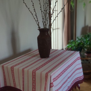 Népi mintás ünnepi terítő pamutcsipke szegéllyel - PIROS - otthon & életmód - lakástextil - abrosz, terítő - asztalfutó - Meska.hu