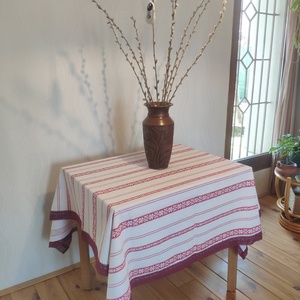 Népi mintás ünnepi terítő pamutcsipke szegéllyel - PIROS - otthon & életmód - lakástextil - abrosz, terítő - asztalfutó - Meska.hu