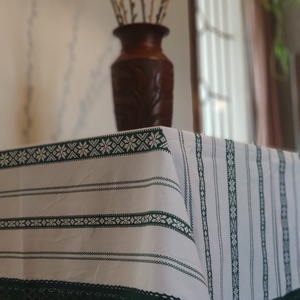 Népi mintás ünnepi terítő pamutcsipke szegéllyel - ZÖLD - otthon & életmód - lakástextil - abrosz, terítő - asztalfutó - Meska.hu