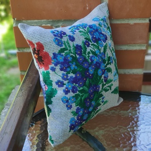 'Tavaszi csokor - Nefelejcs' gobelin hatású pamutvászon díszpárna - Meska.hu