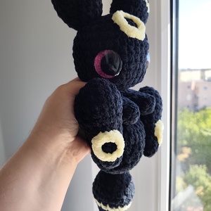 Horgolt Umbreon Szundipajti - játék & sport - plüssállat & játékfigura - más figura - Meska.hu