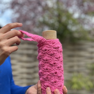 Horgolt pink kulacstartó - Meska.hu