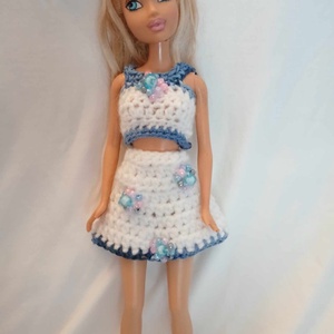 Horgolt gyöngyös kék-fehér ruha Barbie babára (104). Új. - Meska.hu