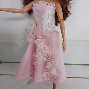 Csodaszép rózsaszín virágos báli ruha Barbie babára, Játék & Sport, Baba & babaház, Barbie ruhák, Varrás, Eladó a képen látható, egyedi tervezésű és készítésű, prémium minőségű alkalmi estélyi ruha standar..., MESKA