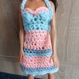 Horgolt Barbie ruha hátizsákkal.  - Meska.hu