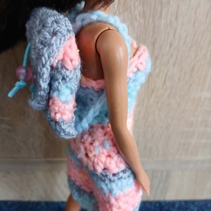 Horgolt Barbie ruha hátizsákkal.  - játék & sport - baba & babaház - barbie ruhák - Meska.hu