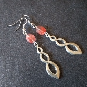 Végtelen - eperkvarc fülbevaló - ékszer - fülbevaló - lógó fülbevaló - Meska.hu