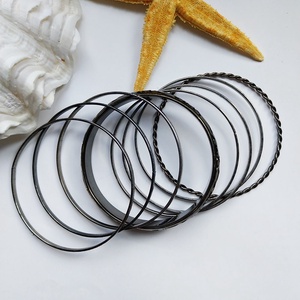 Fekete fém karperec szett - ékszer - karkötő - karperec - Meska.hu