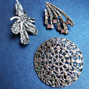 3 db vintage fém bross - ékszer - kitűző és bross - kitűző - Meska.hu