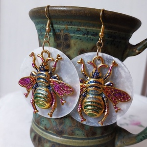 Queen Bee - fülbevaló - ékszer - fülbevaló - lógó fülbevaló - Meska.hu