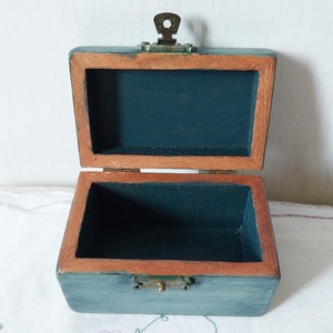 Virágmintás kárpitozott ékszerdobozka  - ékszer - ékszertartó - ékszerdoboz - Meska.hu Virágmintás kárpitozott ékszerdobozka  - ékszer - ékszertartó - ékszerdoboz - Meska.hu