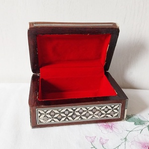 Gyöngyház berakásos ékszerdoboz - ékszer - ékszertartó - ékszerdoboz - Meska.hu