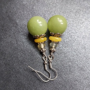 Zöldalma - ásványgyöngyös fülbevaló - ékszer - fülbevaló - lógó fülbevaló - Meska.hu