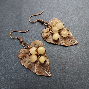 Szőlőlevél - fülbevaló féldrágakövekkel - ékszer - fülbevaló - lógó fülbevaló - Meska.hu