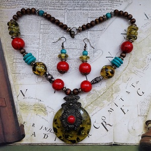 Retró Lady - nyaklánc, Ékszer, Nyaklánc, Medálos nyaklánc, Ékszerkészítés, MESKA